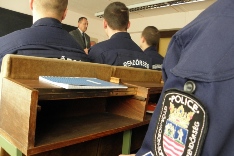 Győr-Moson-Sopron megyében 18 új rendőr állt szolgálatba